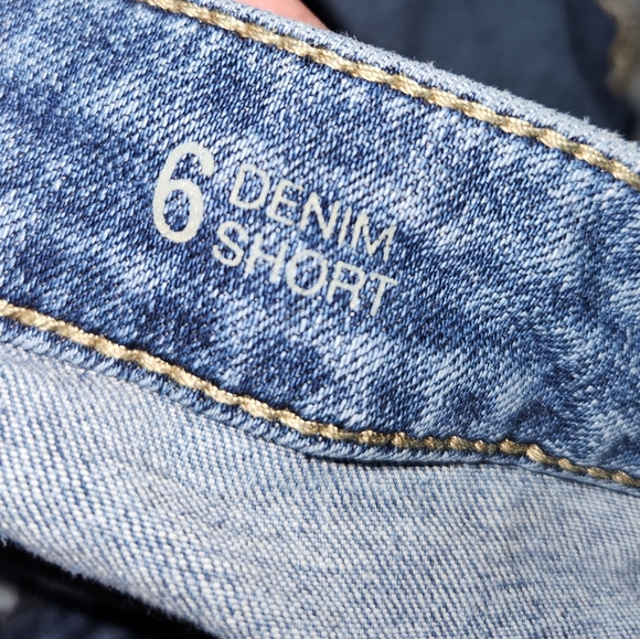 ANA Distressed Denim Shorts Size 6 - Picture 4 of 5